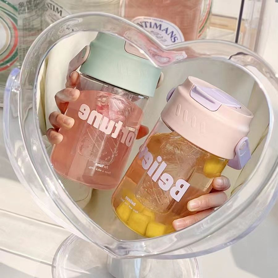 Girls' high-value portable sports straw cup, new student cup with tea partition