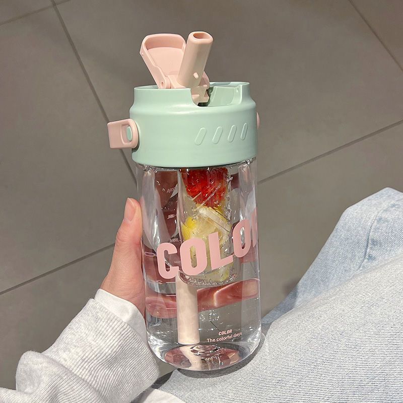 Girls' high-value portable sports straw cup, new student cup with tea partition