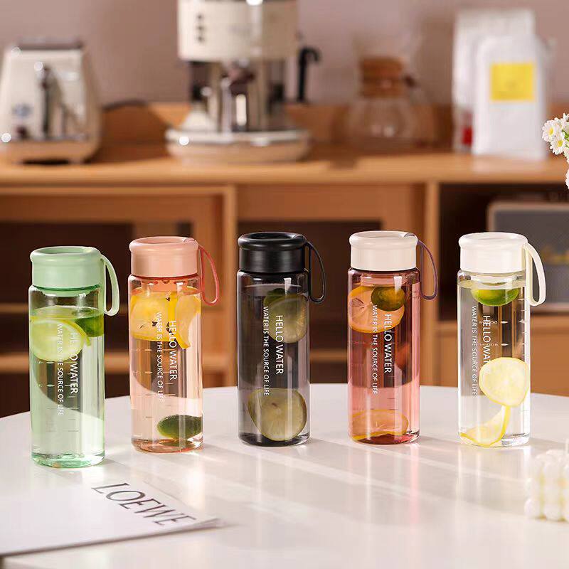 Large-capacity, high-temperature resistant, bouncy plastic sports water bottle